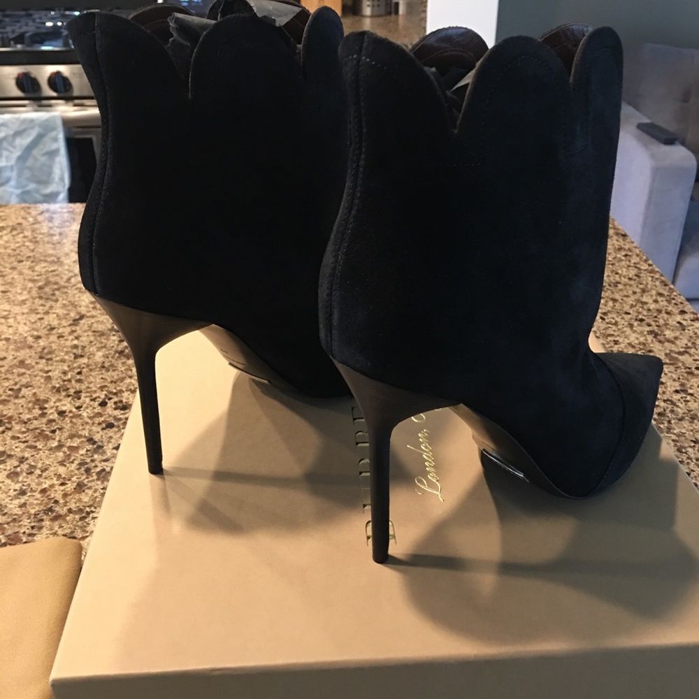 NWT Burberry Suede Heels - Picture 3 of 8